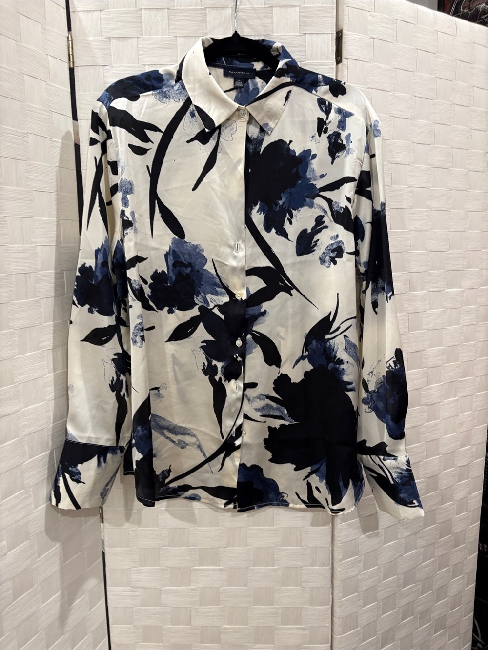 Silky Floral Button-Up Blouse - Navy/White